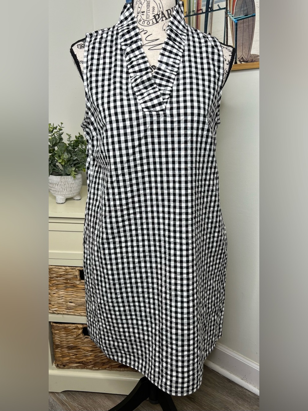 CROWN & IVY Gingham Sleeveless Ruffle V-Neck Seersucker Dress